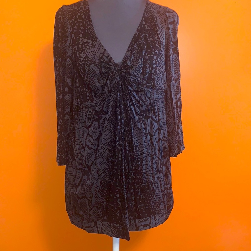 NWOT LB Black Snakeskin Top 14/16